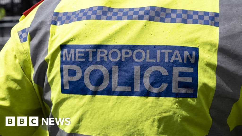 Police officers photographed body on own phones