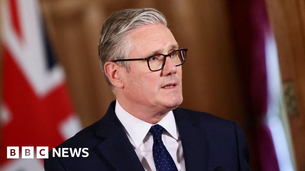 'Globalise the intifada' chant is racist, says Starmer