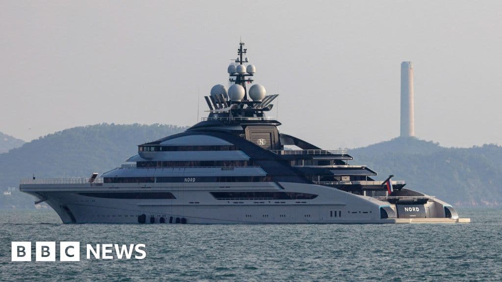 Russian superyacht sails through Strait of Hormuz despite blockade