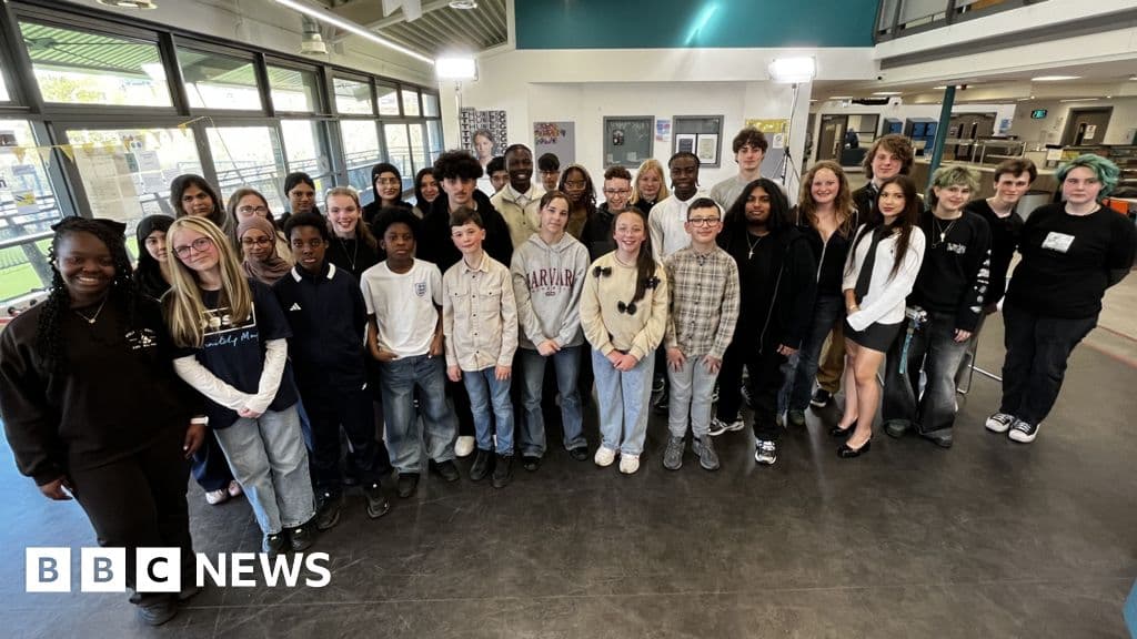 'I can't stop using it' - under-16s have their say on possible social media ban