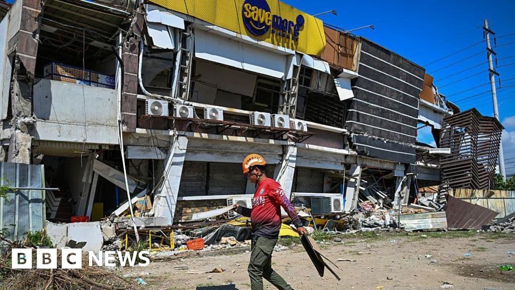 Hundreds of aftershocks jolt Philippines as officials say death toll could rise