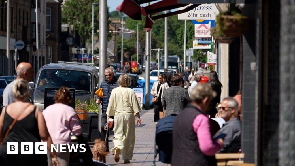 Arbroath and Broughty Ferry: A tale of two high streets