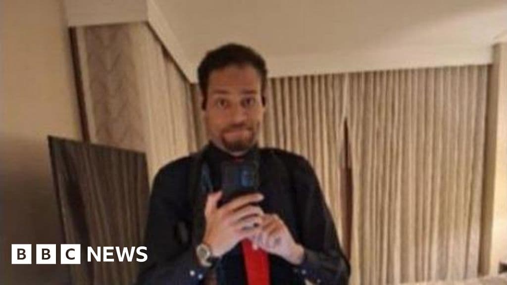 New images show suspect taking selfies before Washington press dinner shooting