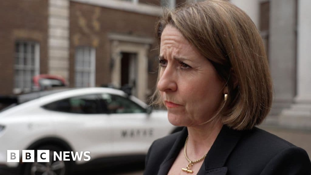 AI minister Kendall says she doesn't use AI at work