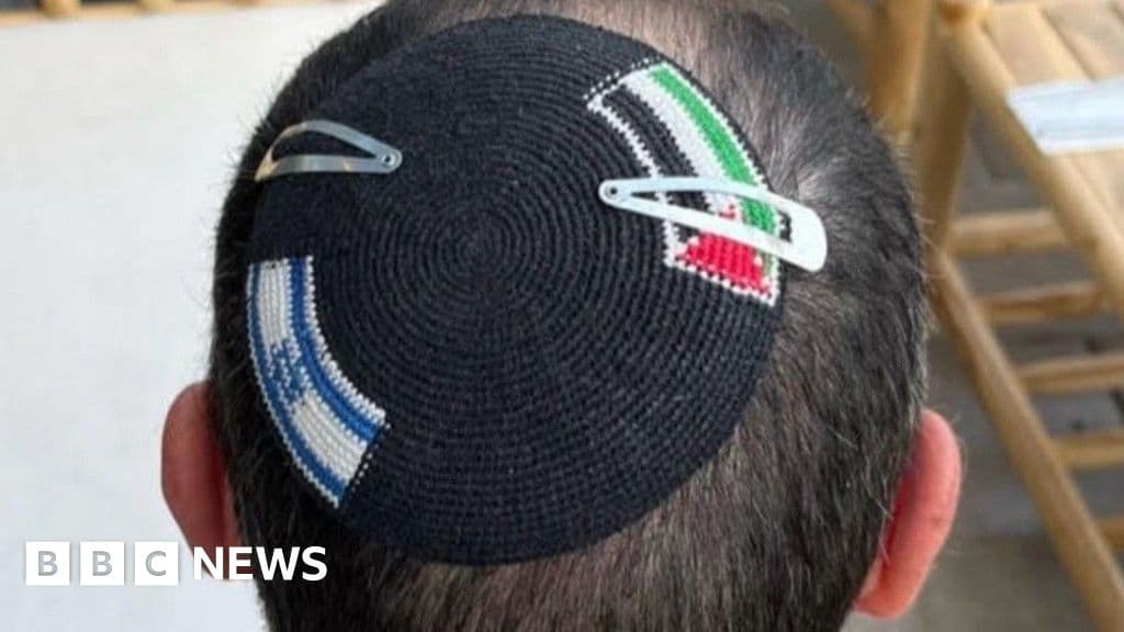 Israeli police investigate after officers 'cut Palestinian flag' from skullcap