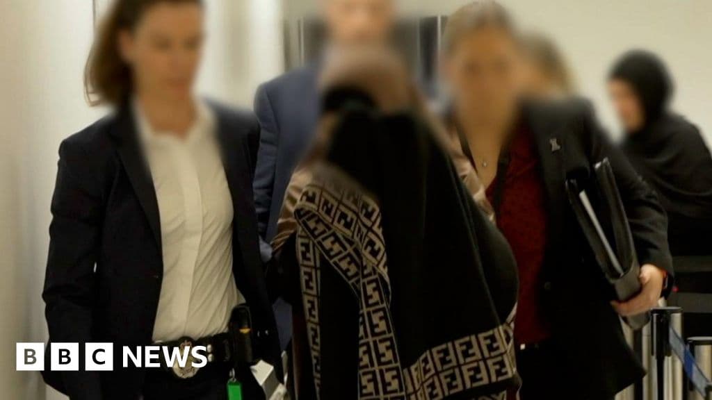 Australian women linked to Islamic State charged with offences over Syria travel
