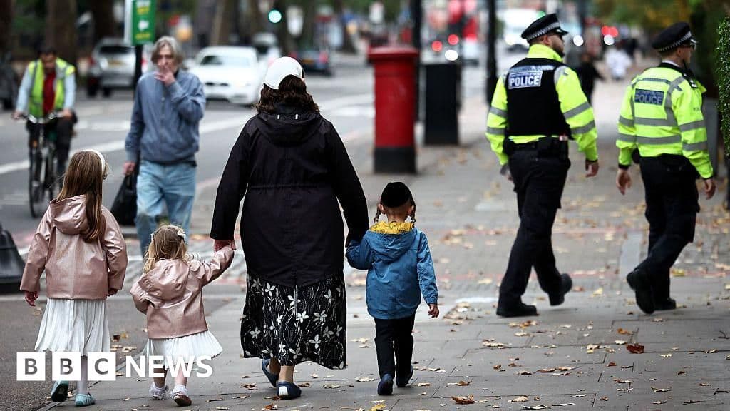 Met forms team after attacks on Jewish community