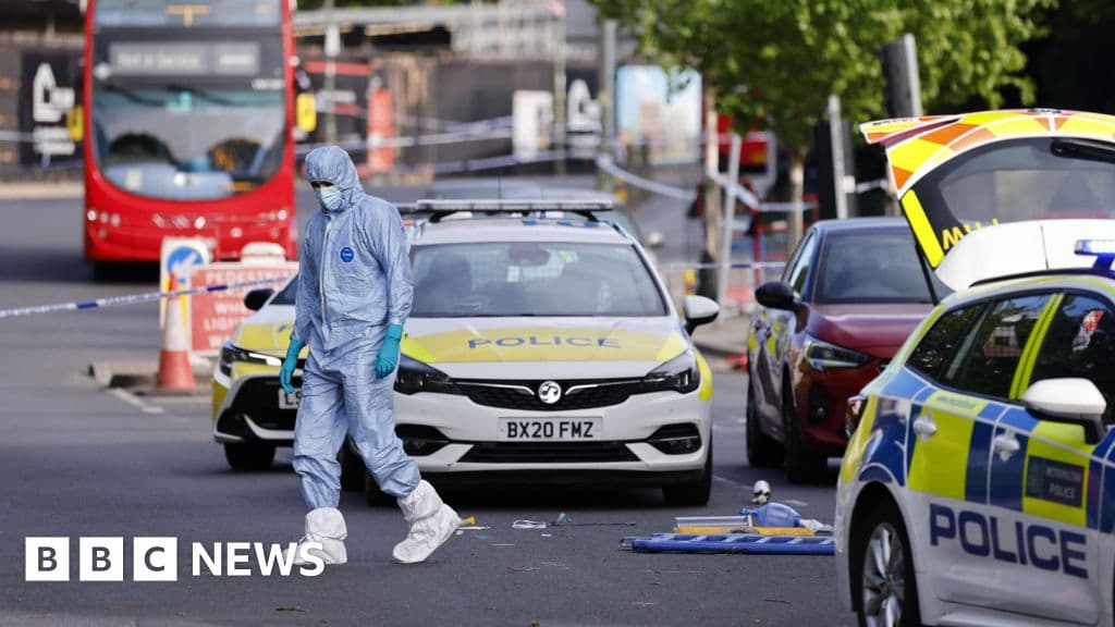 Antisemitism 'a national security emergency', government terror adviser says