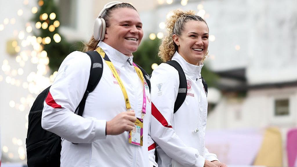 Sarah Bern and Ellie Kildunne