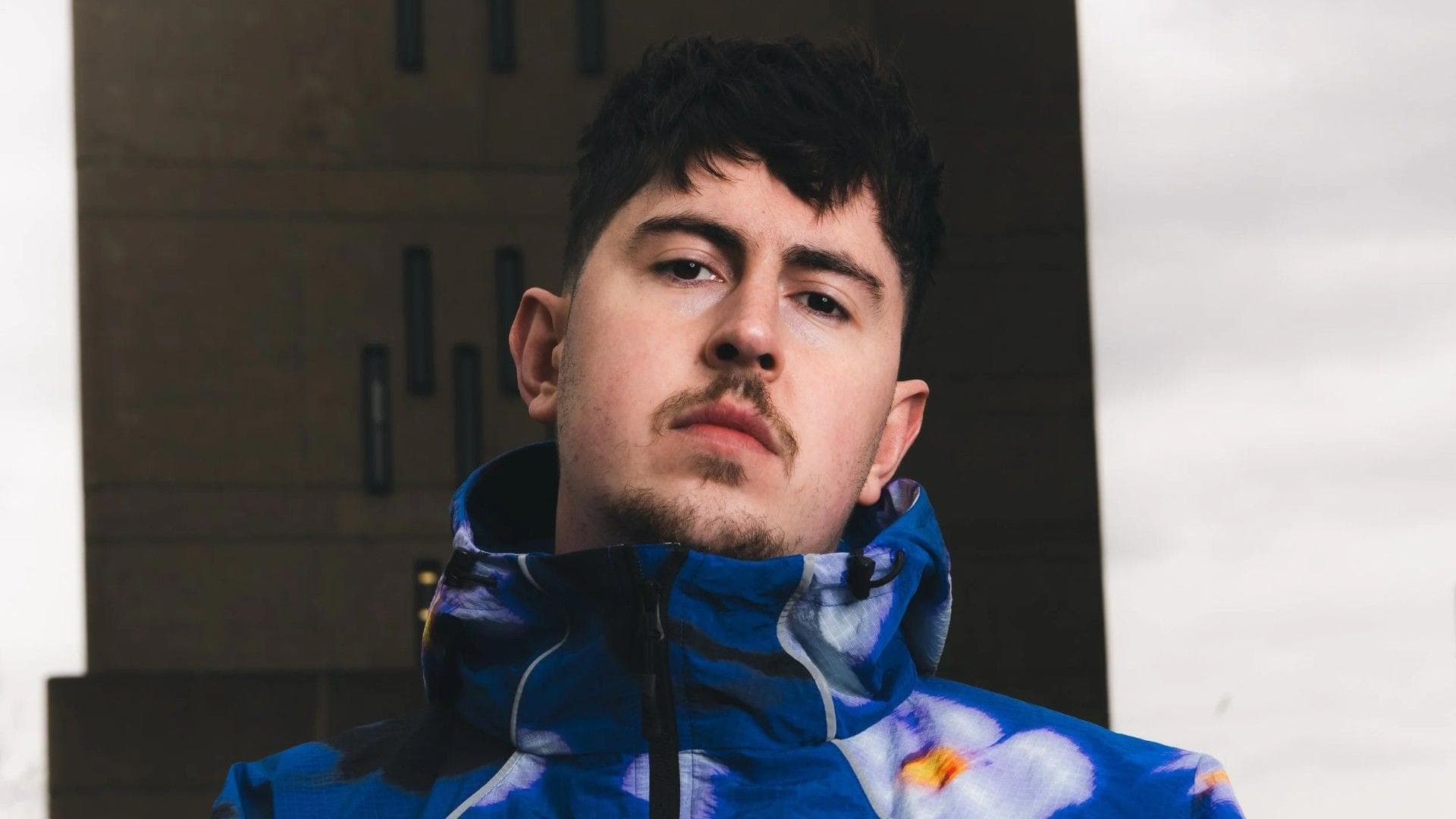 Rapper and Chelsea fan Songer