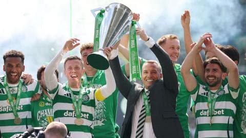 Celtic celebrate winning the Scottish Premiership
