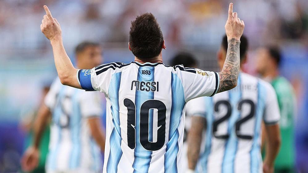 Lionel Messi celebrates
