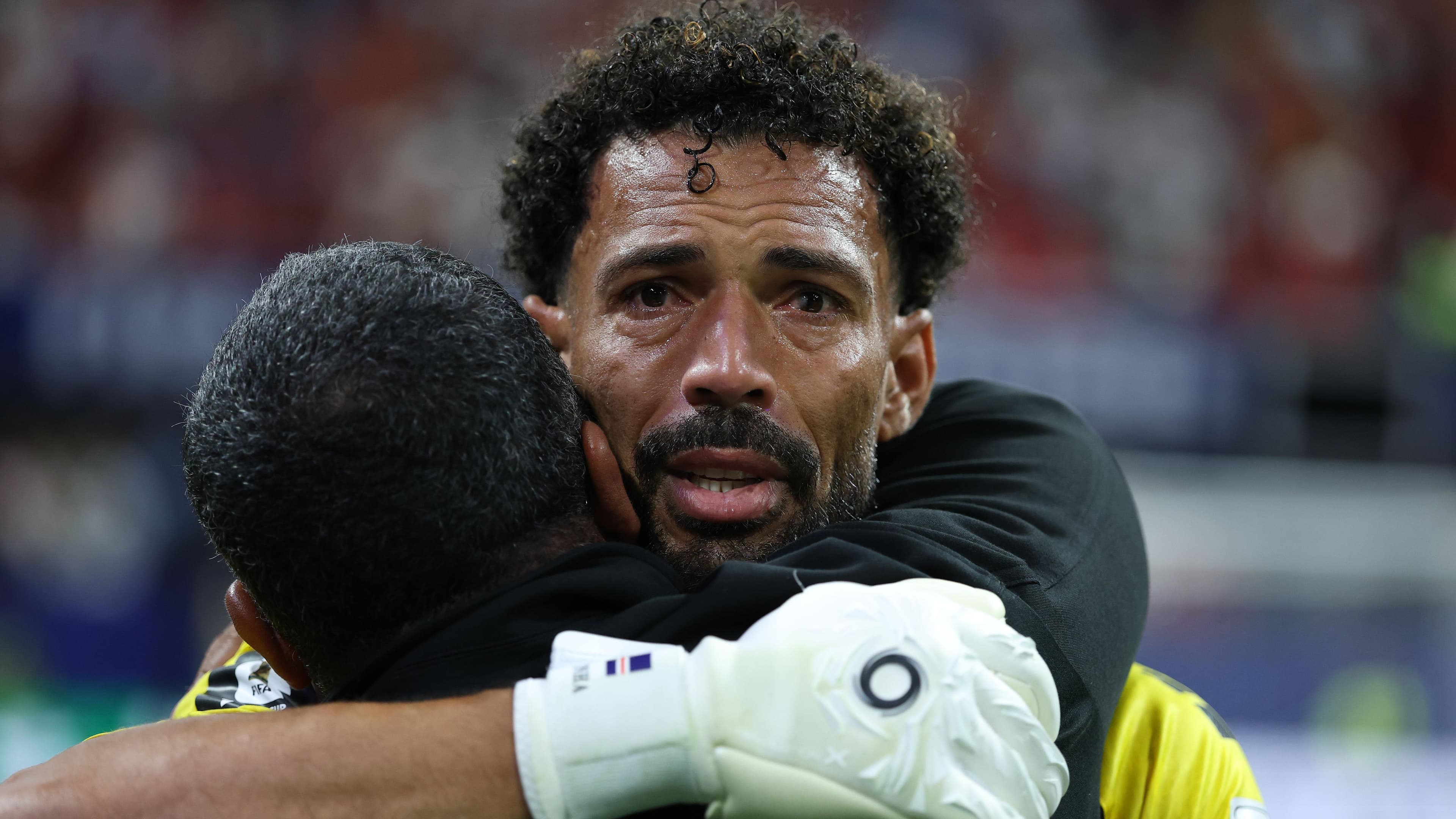 Cape Verde goalkeeper set to be reunited with his mum