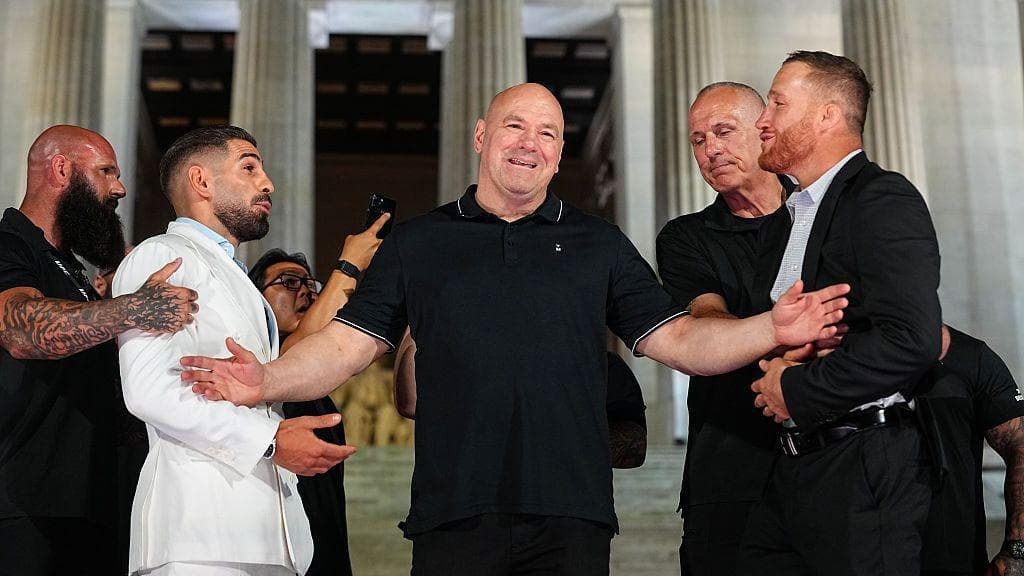 Topuria shoves Gaethje in front of Lincoln Memorial before UFC Freedom