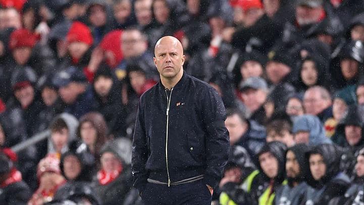 Slot's Isak gamble backfires as Liverpool trophy hopes end