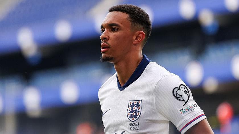 Alexander-Arnold's England omission 'mind-boggling' to Rooney