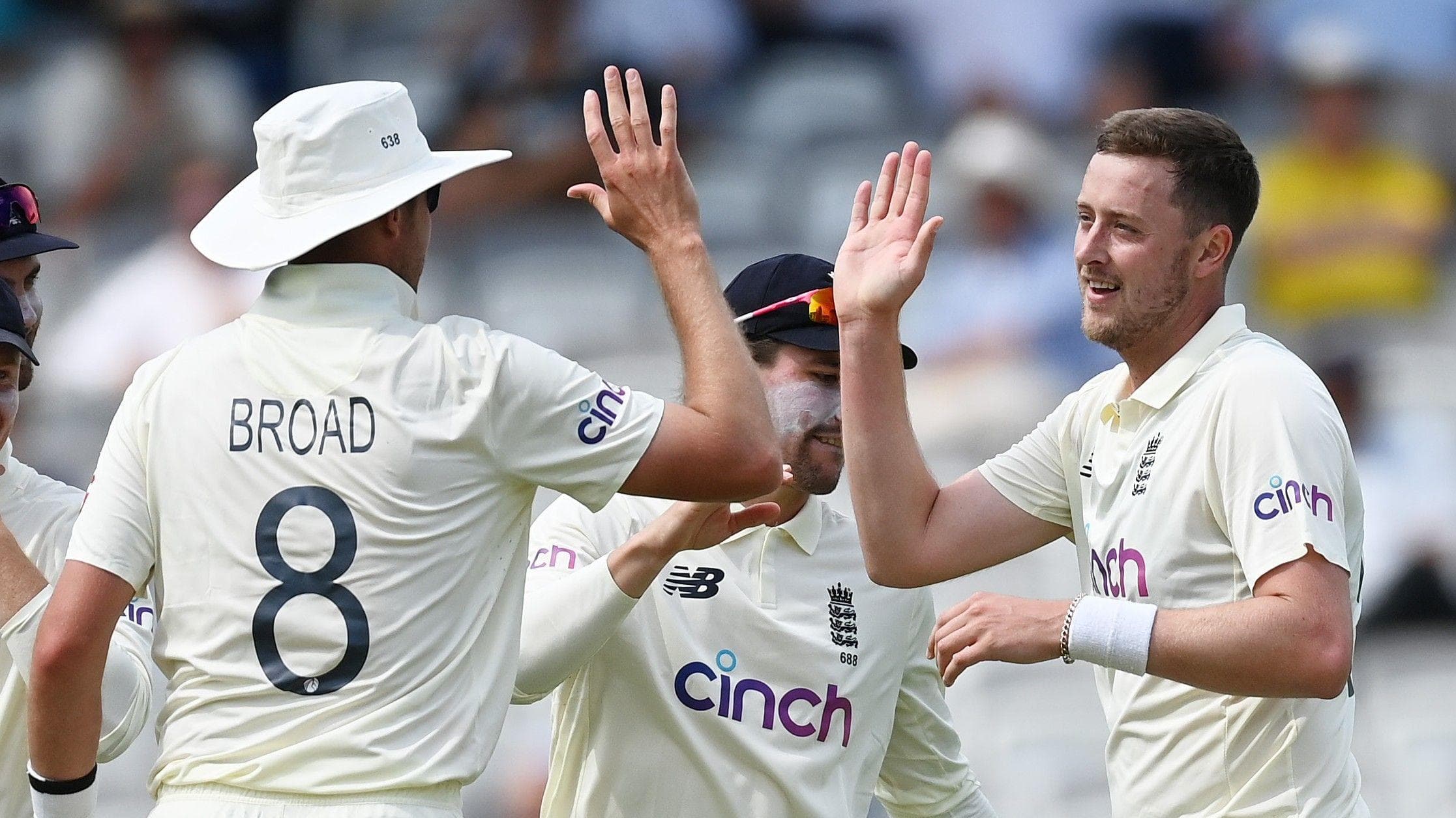 Broad surprised by Robinson's England recall