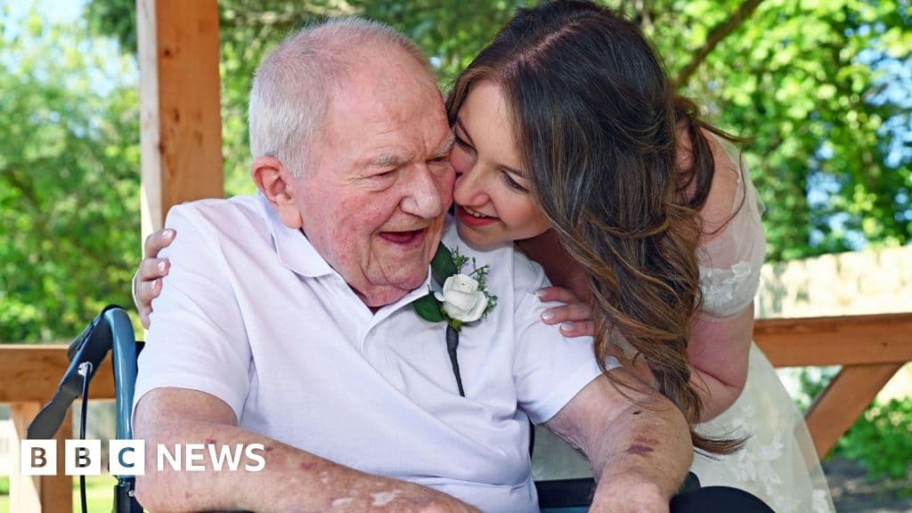 Bride has two weddings in two days for grandad with dementia