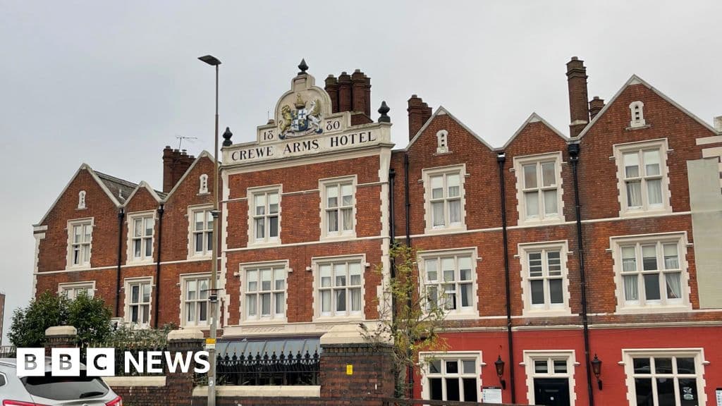 Number of asylum hotels falls to 185 after 11 close