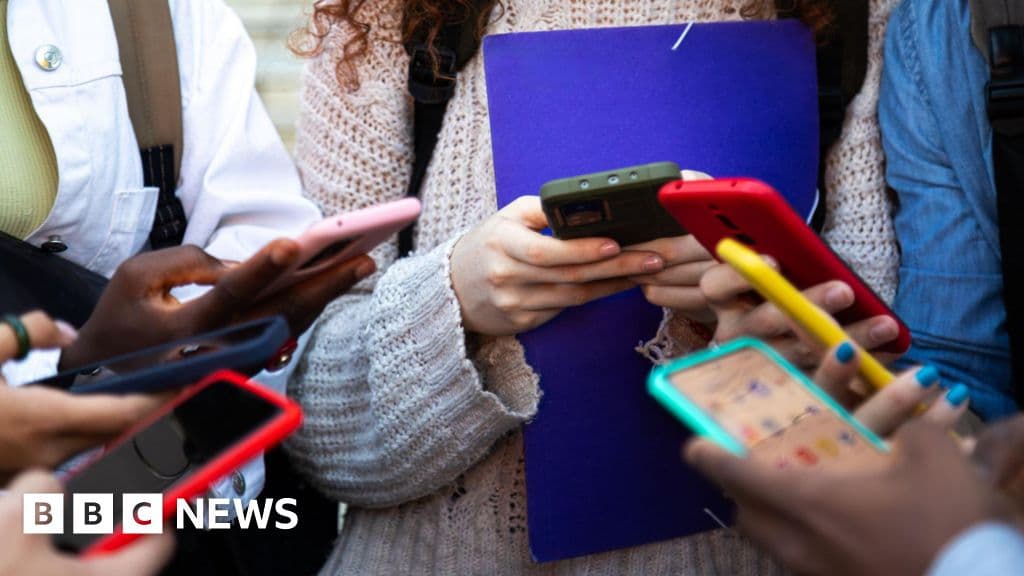 New social media restrictions will end 'system failing our kids', PM says